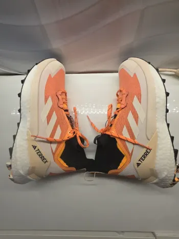 Used Adidas Terrex Free Hiker 2.0 bike — image 9 of 10