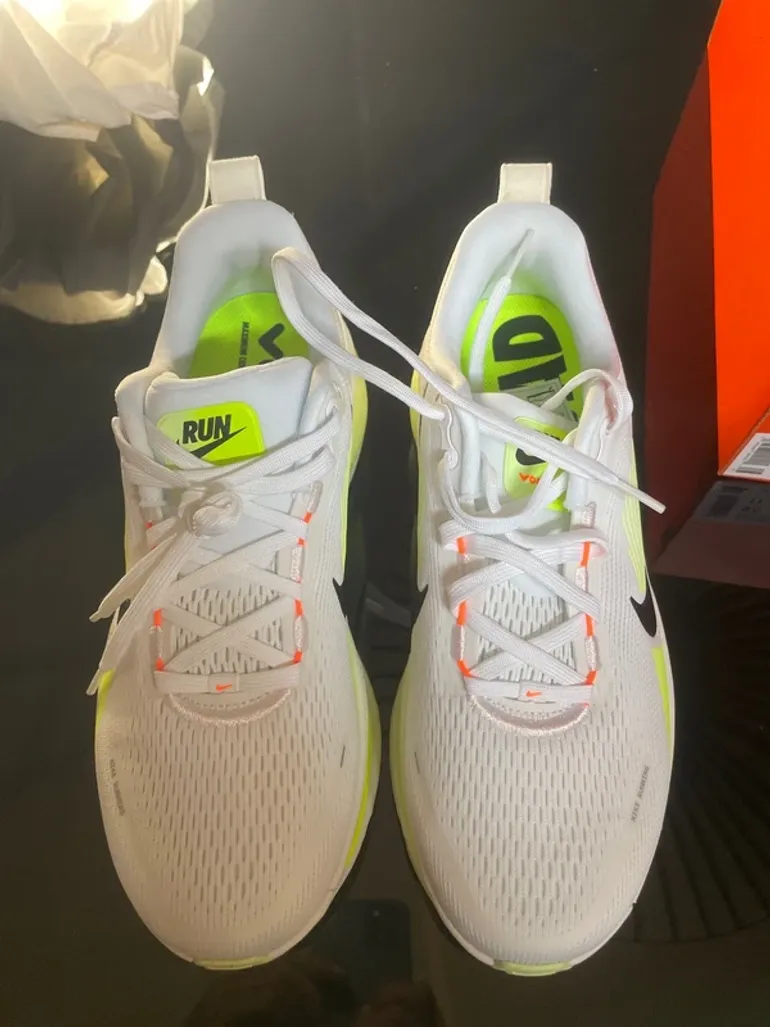 Tweedehands Nike Vomero 18 bike — afbeelding 2 van 6