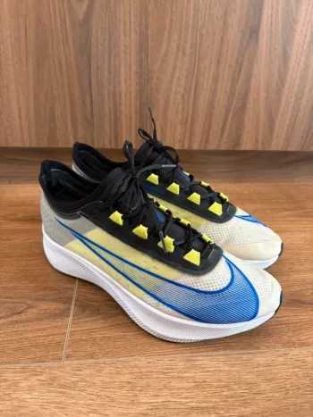 Nike Running Shoes bike d'occasion — image 2 sur 6