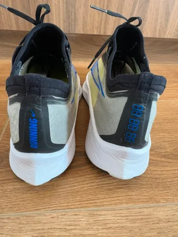 Nike Running Shoes bike d'occasion — image 3 sur 6