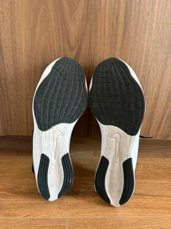 Nike Running Shoes bike d'occasion — image 4 sur 6