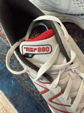 Used New Balance Fresh Foam 880 v13 bike — image 3 of 5