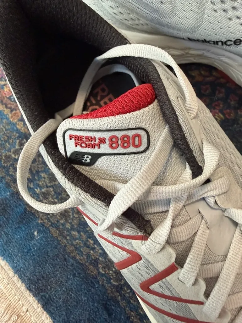 Used New Balance Fresh Foam 880 v13 bike — image 3 of 5