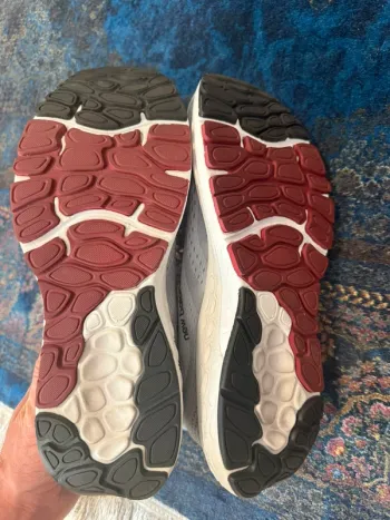 Used New Balance Fresh Foam 880 v13 bike — image 4 of 5