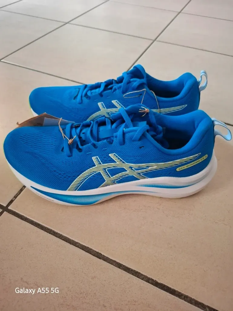 Used Asics Gel Roadmiles 4 bike — image 3 of 7
