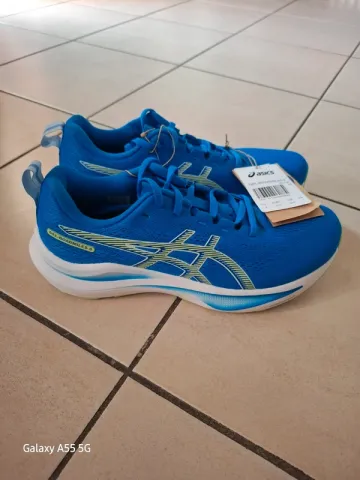 Used Asics Gel Roadmiles 4 Running Shoes