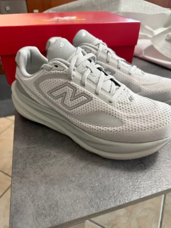 Used New Balance 1080 v15 Grey Days bike — image 2 of 7