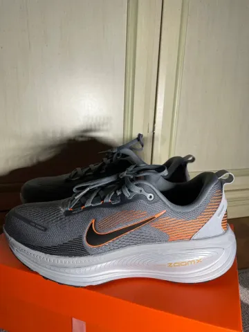Used Gamma Vomero Running Shoes