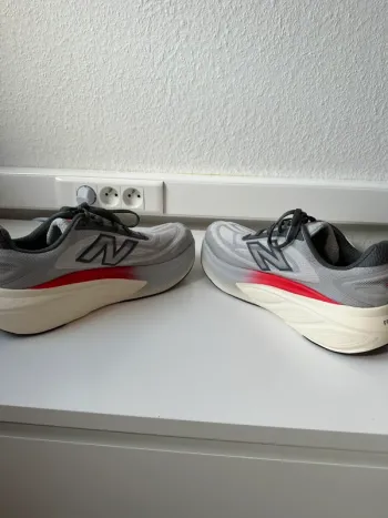Tweedehands New Balance Fresh Foam X More v6 bike — afbeelding 4 van 5