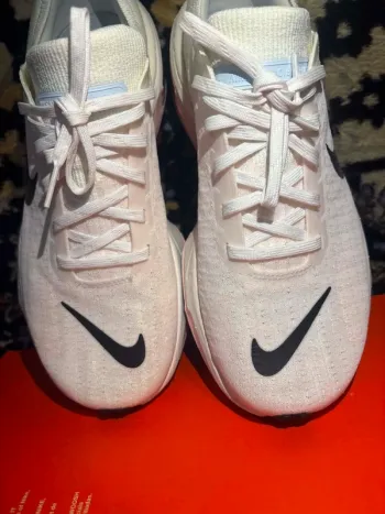 Used Nike ZoomX Invincible Run bike — image 10 of 15