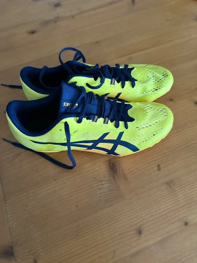 Used Asics Shoes bike — image 2 of 3