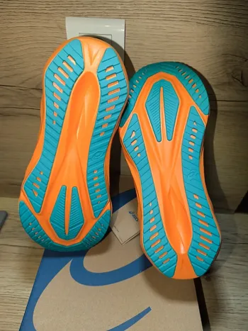 Gebrauchtes Asics Novablast 5 bike — Bild 3 von 5