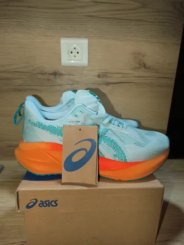 Gebrauchtes Asics Novablast 5 Running Shoes