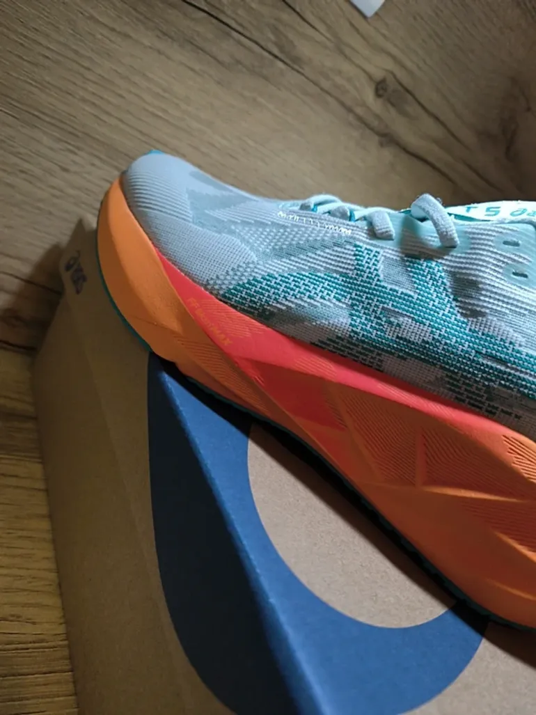 Gebrauchtes Asics Novablast 5 bike — Bild 4 von 5