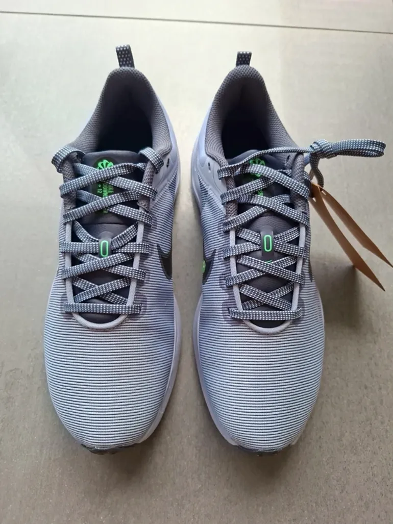 Tweedehands Nike Downshifter 12 bike — afbeelding 3 van 10