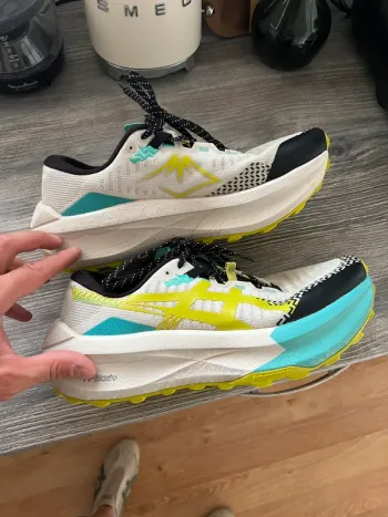 Used Asics Trabuco Max bike — image 1 of 11