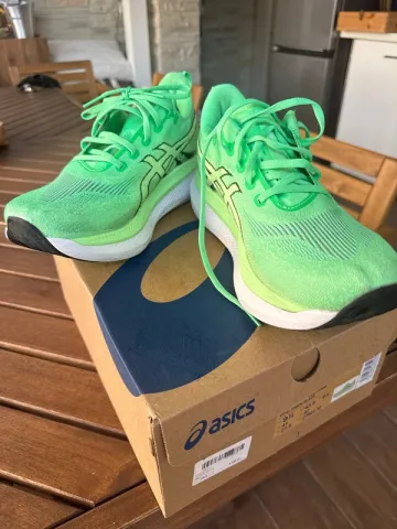 Used Asics Glideride Max Running Shoes