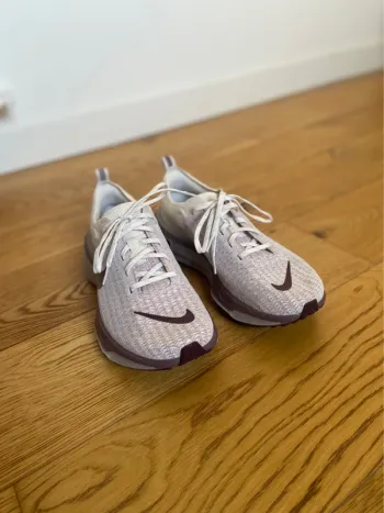 Used Nike Zoom X Invincible 3 bike — image 1 of 7