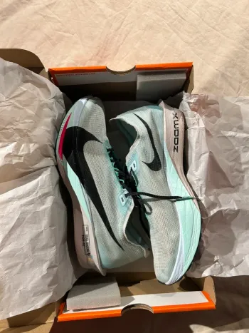 Used Nike ZoomX Streakfly 2 bike — image 2 of 6