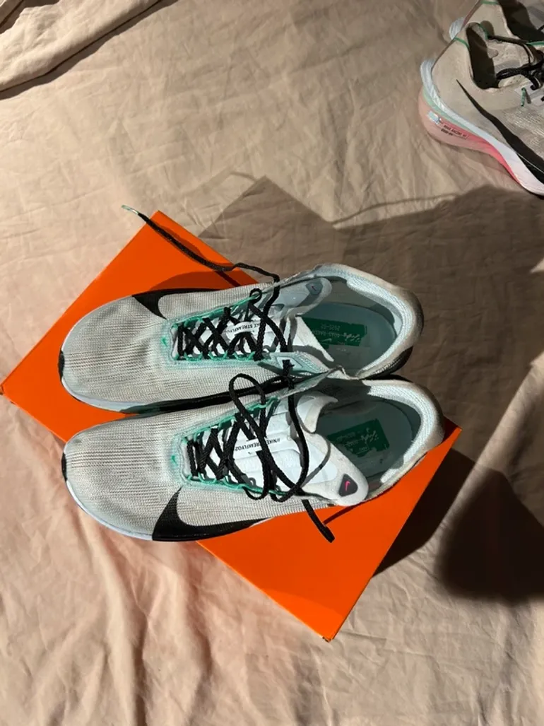 Used Nike ZoomX Streakfly 2 bike — image 5 of 6