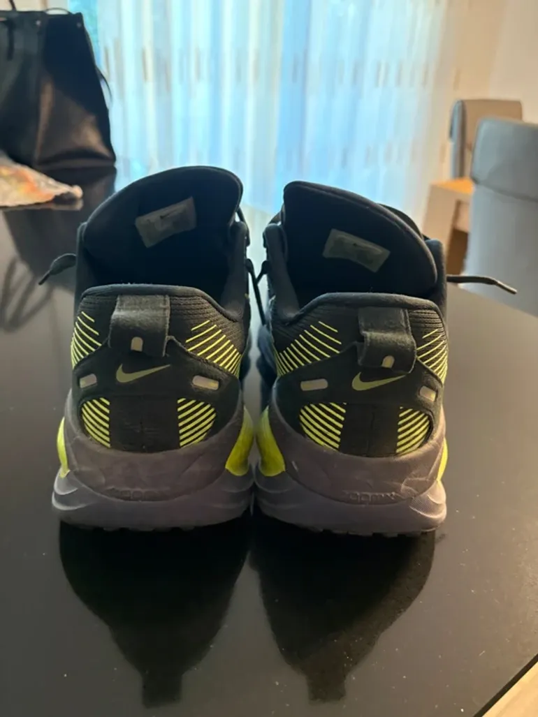 Used Nike ZoomX Vomero bike — image 5 of 6
