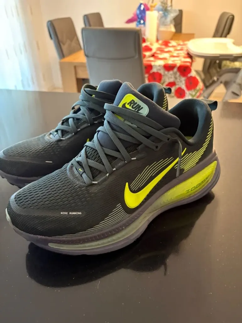 Used Nike ZoomX Vomero bike — image 4 of 6
