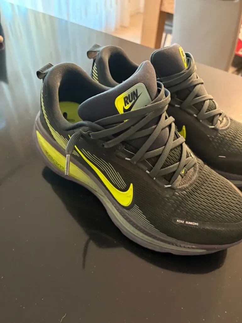 Used Nike ZoomX Vomero bike — image 2 of 6