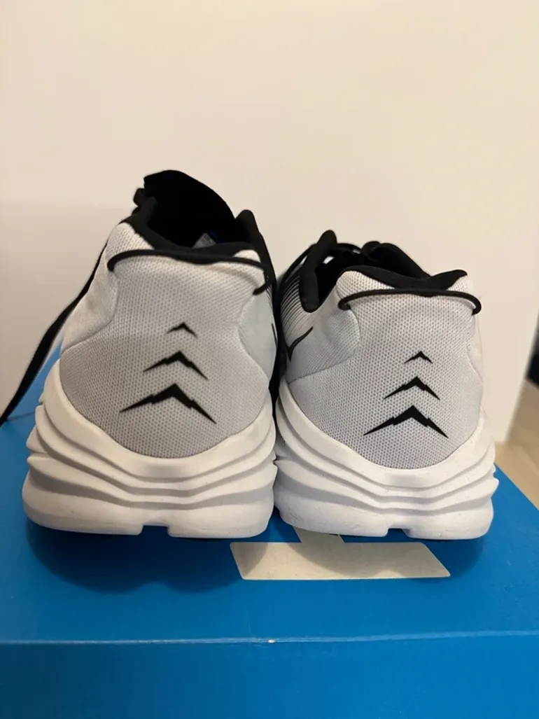 Hoka Rincon 3 bike usato — immagine 4 di 6
