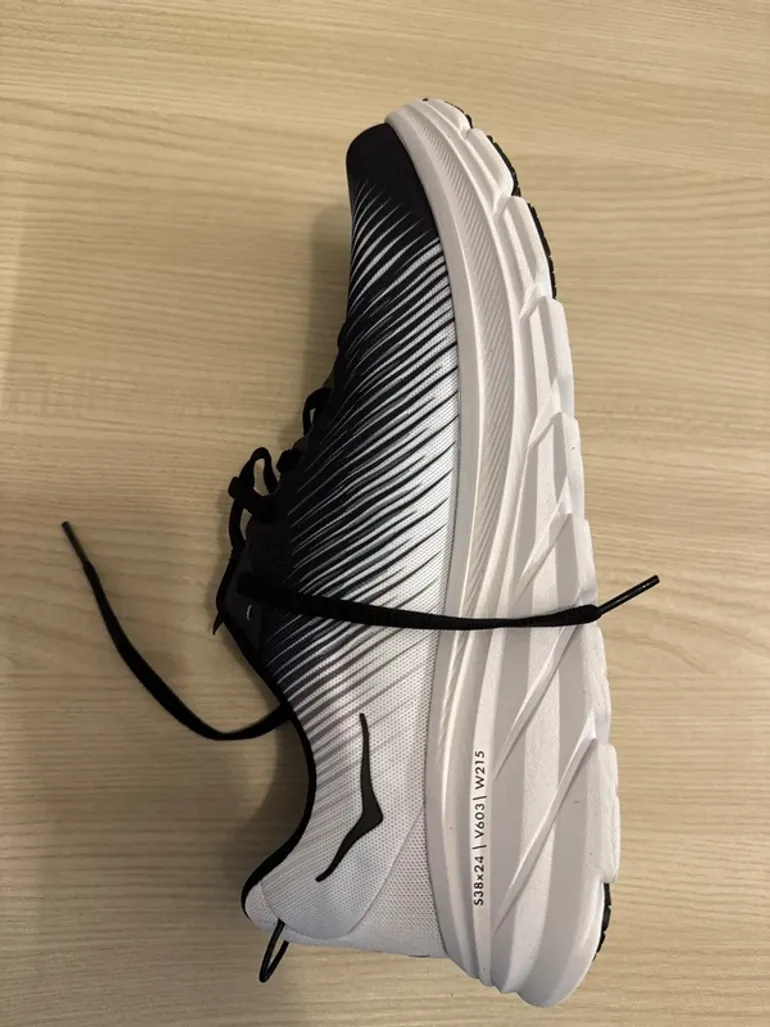 Hoka Rincon 3 bike usato — immagine 3 di 6