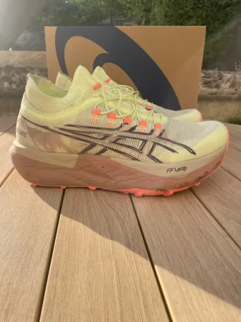 Gebrauchtes Asics Metafujitrail 2 bike — Bild 1 von 4