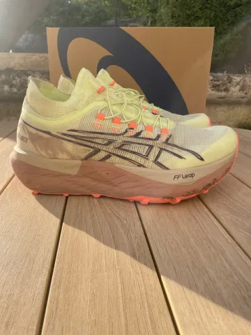 Used Asics Metafujitrail 2 Running Shoes
