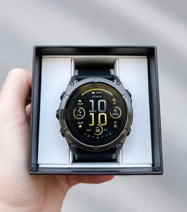 Used Premium Fenix 8 Amoled Sapphire 51mm bike — image 3 of 7