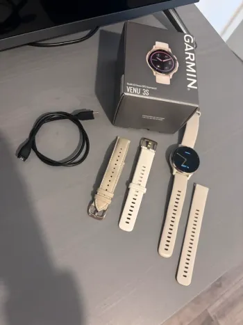 Used Garmin Venu 3S bike — image 2 of 7