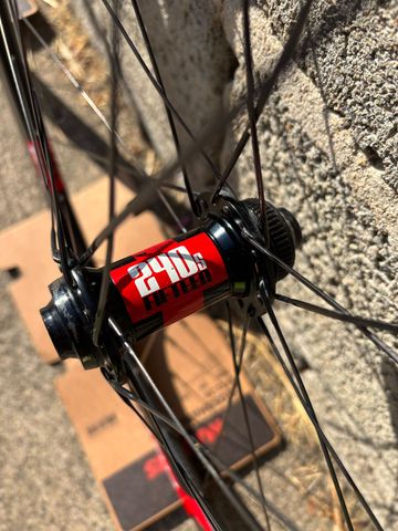 Used Ffwd F4D bike — image 6 of 12