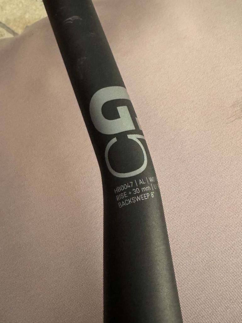 Used Canyon Canyon G5 Riser Bar Carbon – MTB Lenker - 30mm Rise – 31,8 x 800mm - 2024 bike — image 1 of 3