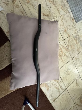 Used Canyon Canyon G5 Riser Bar Carbon – MTB Lenker - 30mm Rise – 31,8 x 800mm - 2024 bike — image 3 of 3