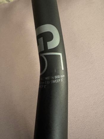 Used Canyon Canyon G5 Riser Bar Carbon – MTB Lenker - 30mm Rise – 31,8 x 800mm - 2024 bike — image 2 of 3