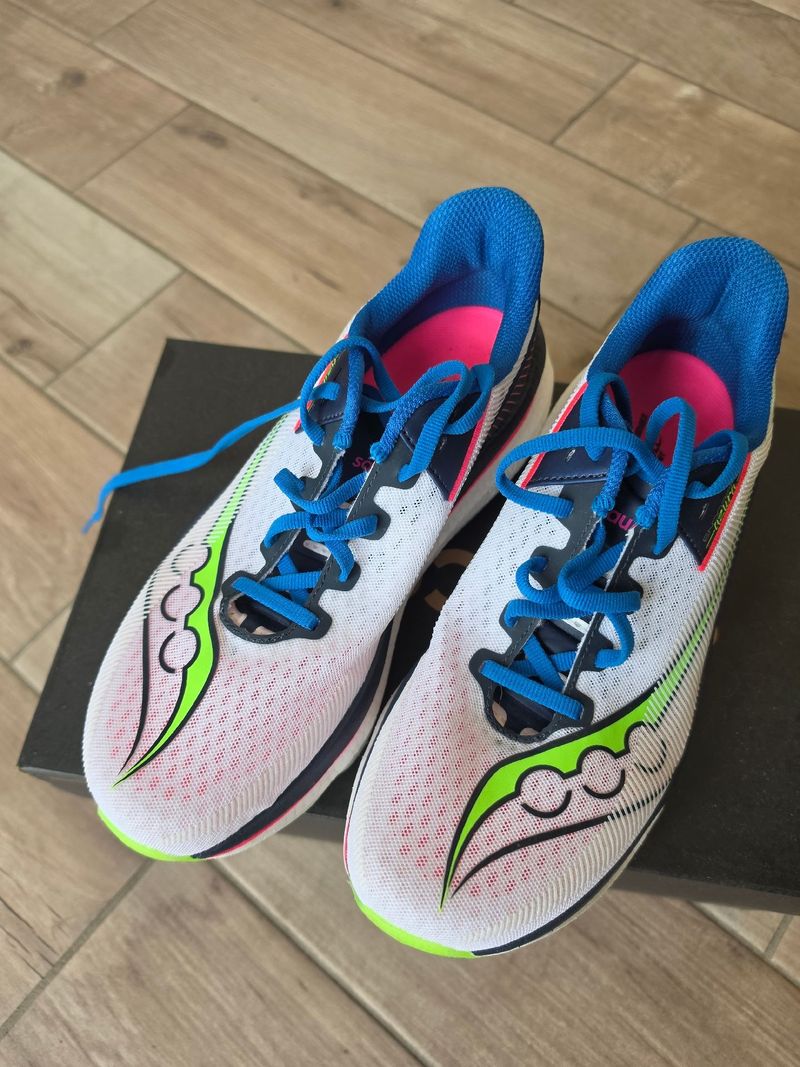 Saucony Endorphin Azura Running Shoes usato