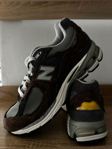 Used New Balance 2002R Running Shoes