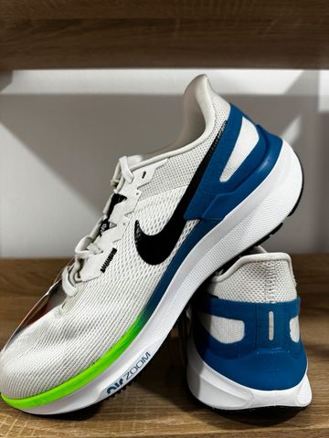 Used Nike Air Zoom Structure Running Shoes