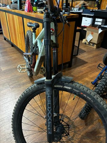 Brugt RockShox Boxxer Ultimate 2023 bike — billede 5 af 5