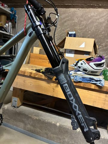 Brugt RockShox Boxxer 2025 bike — billede 2 af 7