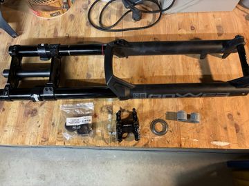 Brugt RockShox Boxxer 2025 bike — billede 7 af 7