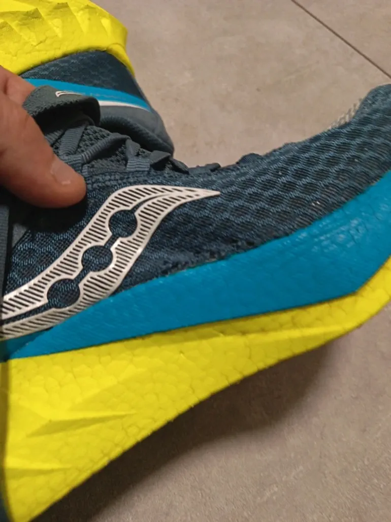 Used Saucony Endorphin Pro 4 bike — image 2 of 3