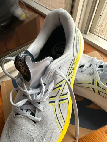 Used Asics GT2000 14 bike — image 4 of 7