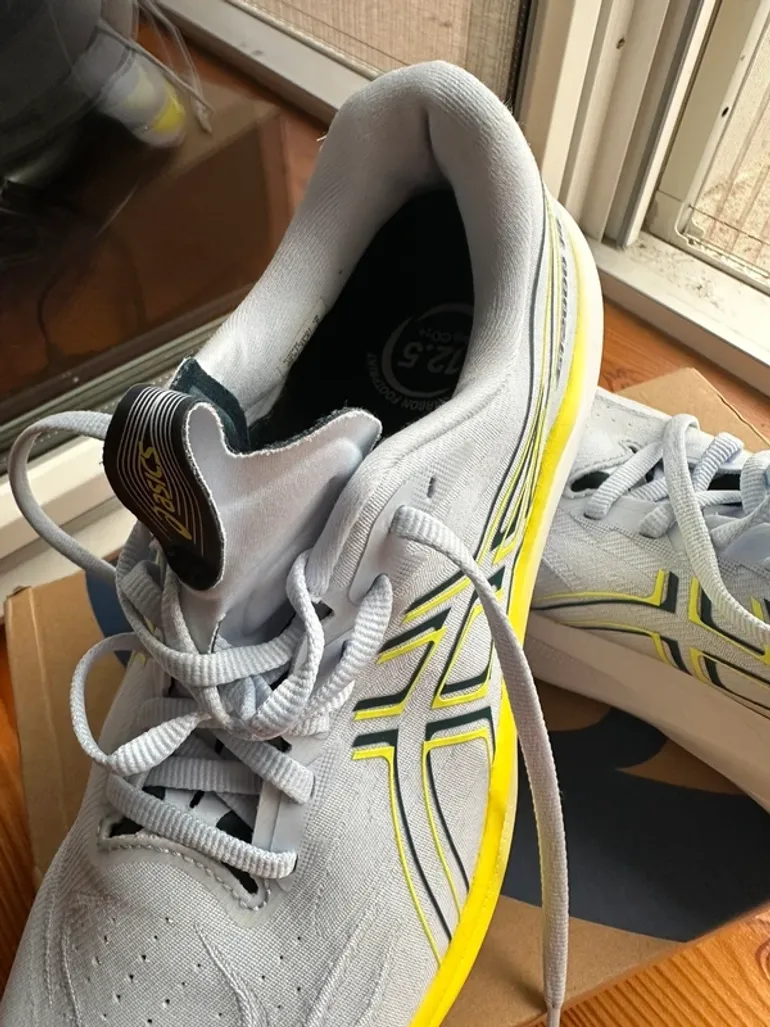 Used Asics GT2000 14 bike — image 4 of 7