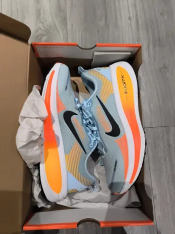 Tweedehands Nike Vomero 18 bike — afbeelding 3 van 4