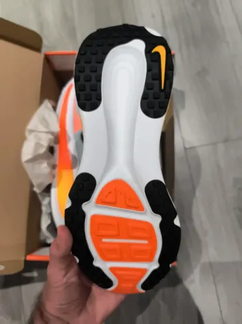Tweedehands Nike Vomero 18 bike — afbeelding 4 van 4