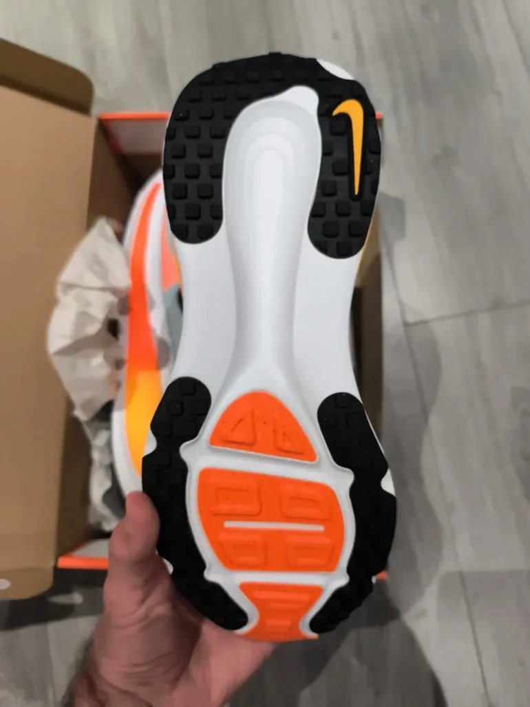 Tweedehands Nike Vomero 18 bike — afbeelding 4 van 4