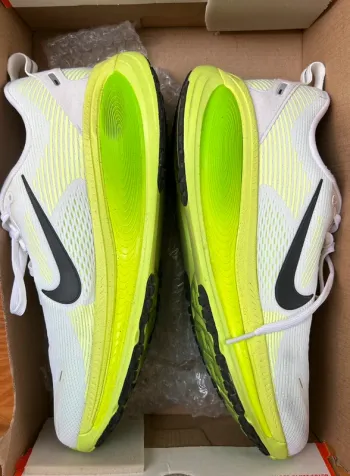 Tweedehands Nike Vomero 18 bike — afbeelding 2 van 6